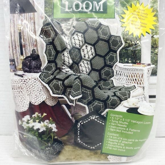 1999 Craft House 5.5"x 5.5" Hexagon Lap Weaving Loom Tying Shuttle & Yarn Needle - Picture 3 of 4